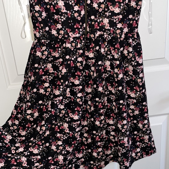NWT Rewind Women’s Floral Sleeveless Skater Dress Size Juniors Large - Picture 6 of 6
